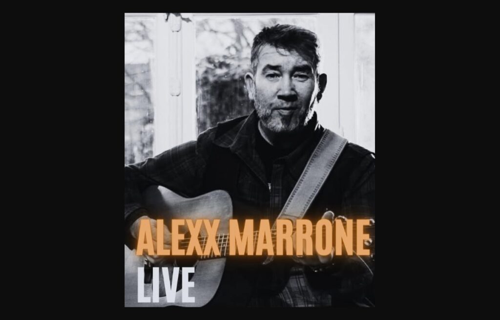 Alexx Marrone mit Gitarre